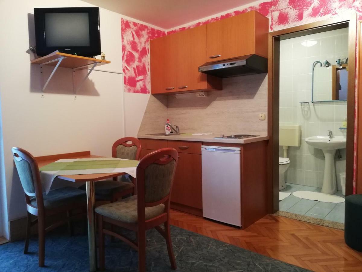 Apartmaji Tisa 摩拉瓦托普利采 外观 照片